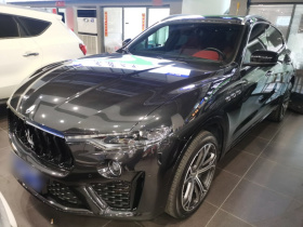 玛莎拉蒂 Levante 2022款 3.0T Modena