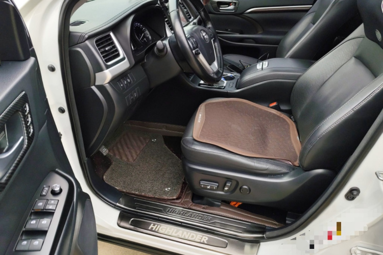 丰田 汉兰达 2015款 2.0T 四驱至尊版 7座中控内饰20