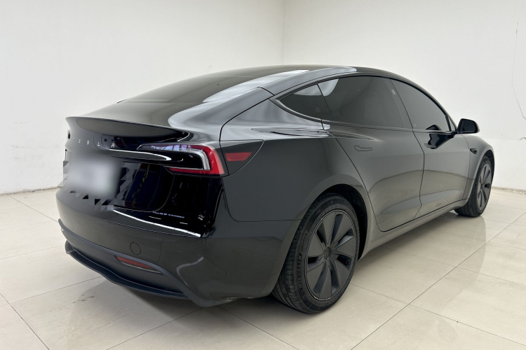 特斯拉 Model 3 2023款 后轮驱动版车身外观6009