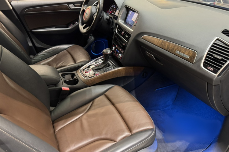 奥迪Q5 2016款 40 TFSI 舒适型局部细节9010