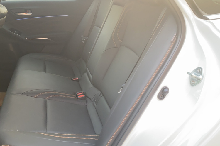 丰田 亚洲龙 2024款 双擎 2.5L XLE尊贵版中控内饰7001