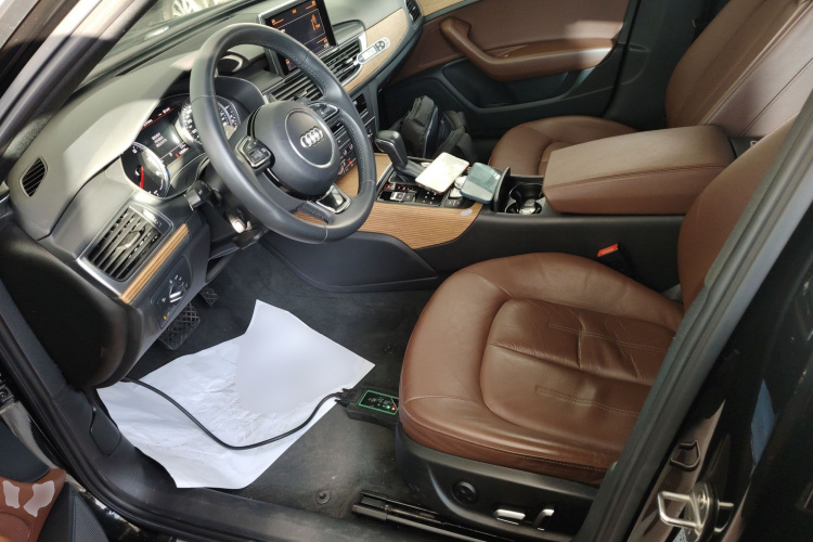 奥迪A6L 2018款 30周年年型 45 TFSI quattro 运动型中控内饰19