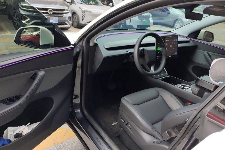 特斯拉 Model Y 2025款 后轮驱动版中控内饰20