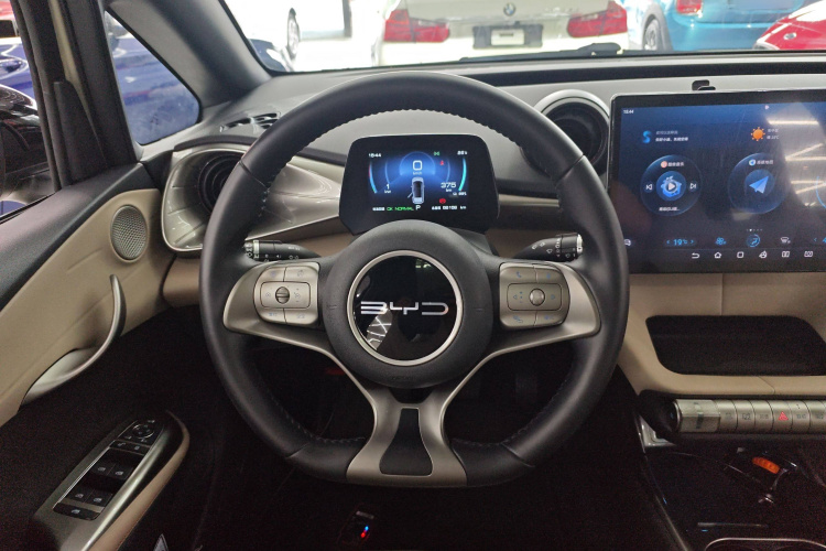 比亚迪 海豚 2023款 420km 时尚版中控内饰13