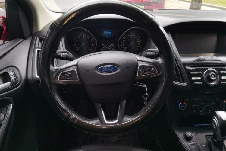 福特 福克斯 2015款 两厢 EcoBoost 125 自动超能风尚型局部细节13