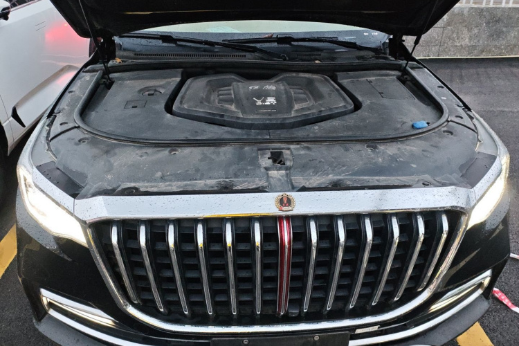 红旗HS7 2022款 3.0T 自动四驱智联旗享版 五座机舱底盘24