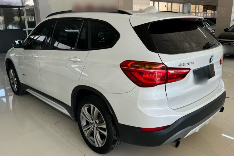 宝马X1 2018款 xDrive20Li 尊享型车身外观6001