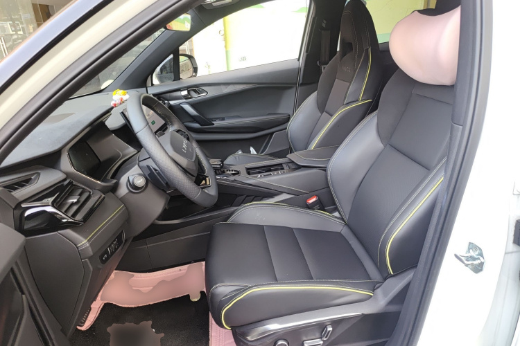 领克06 2023款 Remix 1.5T 劲Halo中控内饰19