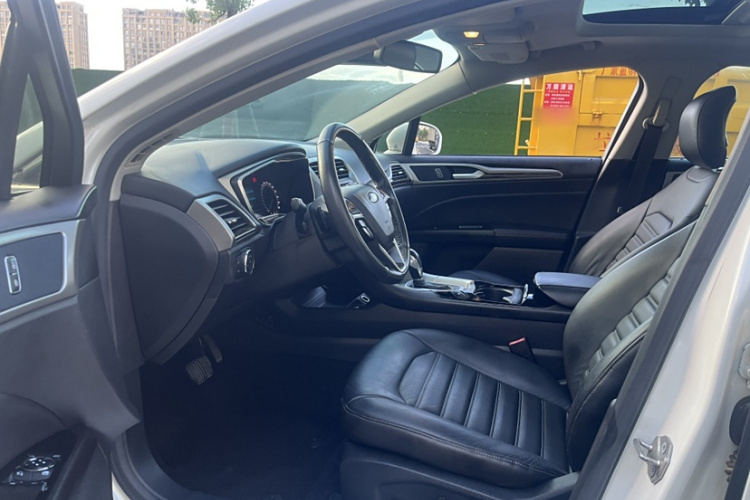 福特 蒙迪欧 2013款 2.0L GTDi200时尚型中控内饰7001