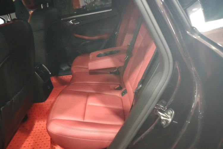 保时捷 2018款 Macan 2.0T中控内饰7001