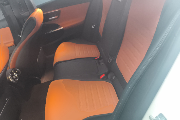 奔驰C级 2024款 改款 C 260 L 运动版中控内饰21