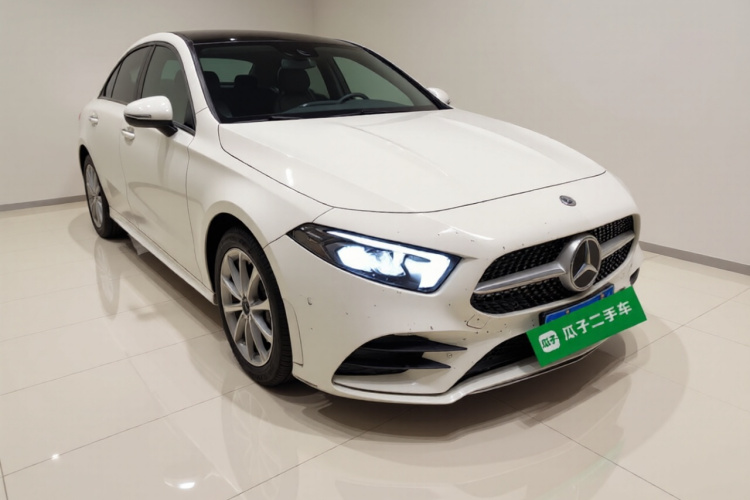 奔驰A级 2021款 A 200 L 运动轿车动感型车身外观3