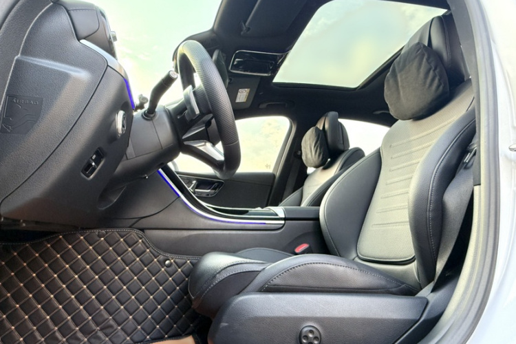 奔驰C级 2023款 C 260 L 运动版中控内饰7005