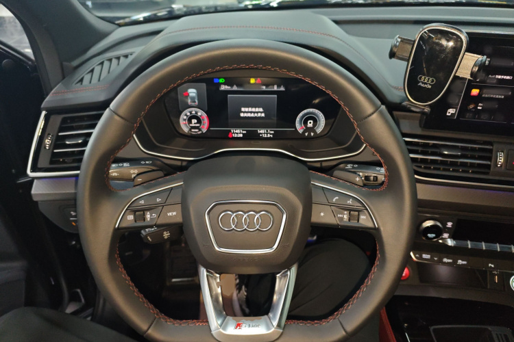 奥迪Q5L 2024款 40 TFSI 豪华动感型中控内饰13