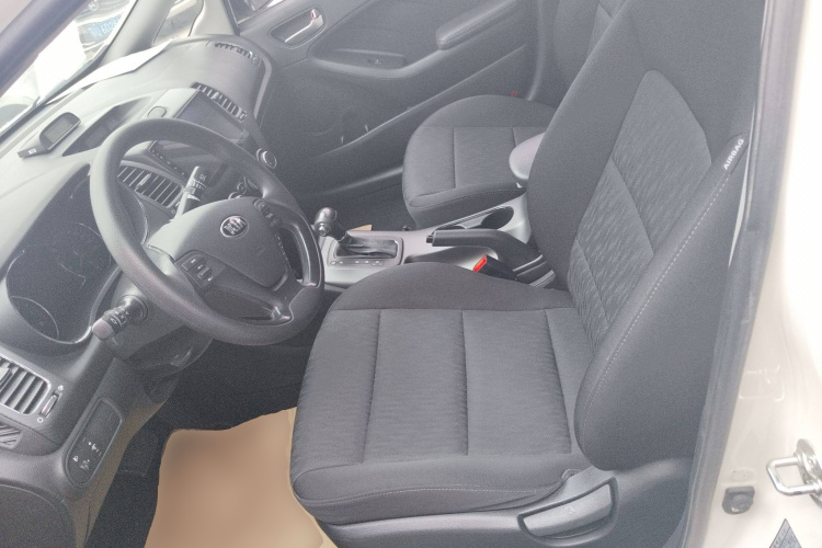 起亚K3 2013款 1.6L 自动GL局部细节19