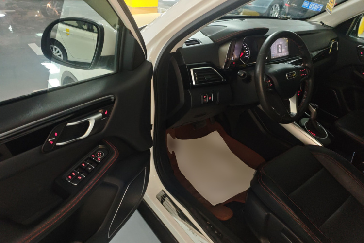 众泰 大迈X5 2015款 1.5T CVT知县型 国V中控内饰7003