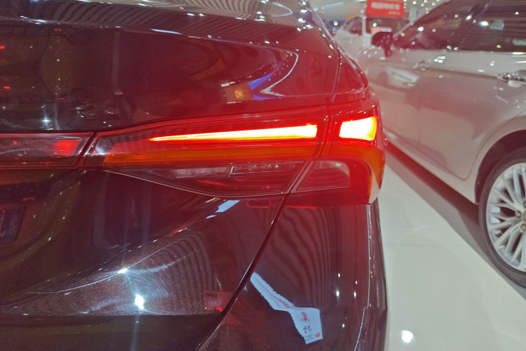 丰田 亚洲龙 2022款 2.0L 豪华版车身外观6006