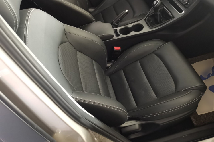 吉利汽车 帝豪 2020款 1.5L 手动向上版局部细节41