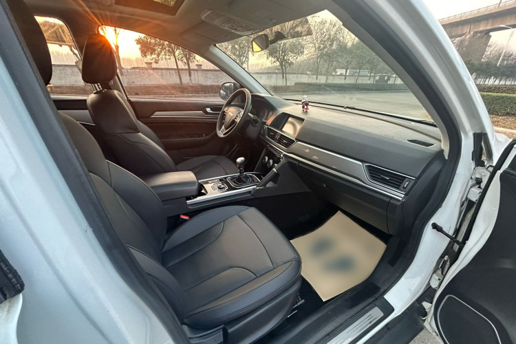 哈弗H6 2018款 蓝标 运动版 1.5T 手动两驱精英型中控内饰7005