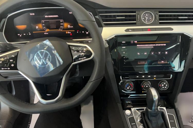 大众 迈腾 2023款 200万辆纪念版 280TSI DSG舒适型中控内饰7003