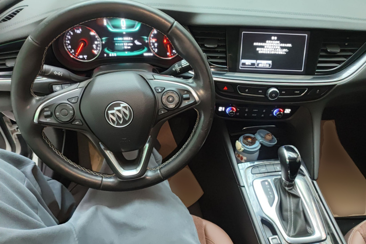 别克 君威 2017款 28T 尊享型中控内饰12