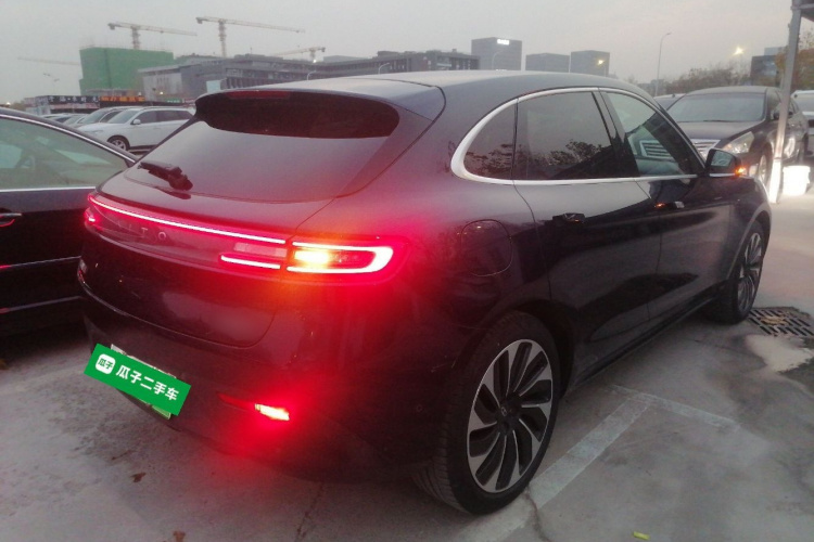 鸿蒙智行 问界M5 2022款 增程四驱性能版车身外观7