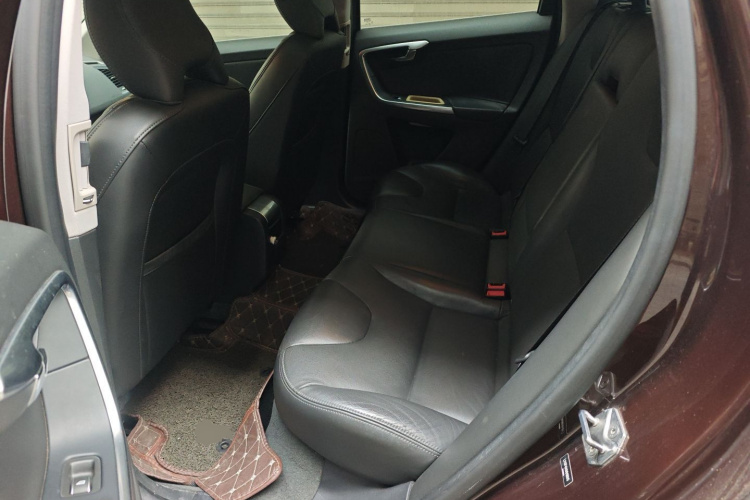 沃尔沃XC60 2017款 T5 智行升级版中控内饰21