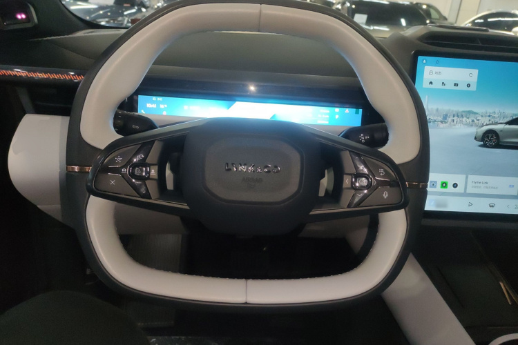 领克Z10 2024款 95kWh 702km四驱智驾Ultra局部细节13