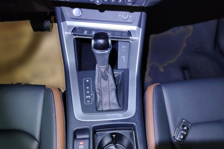 奥迪Q3 2020款 40 TFSI 时尚致雅型局部细节18