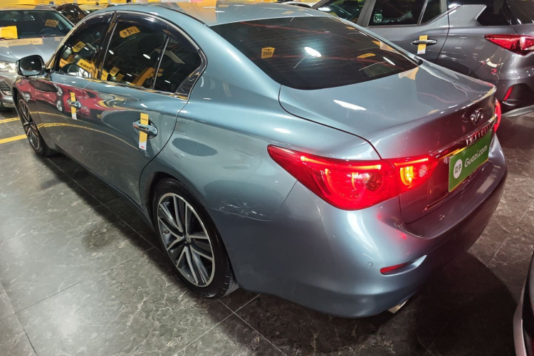 英菲尼迪Q50 2014款 2.0T 豪华运动版车身外观4