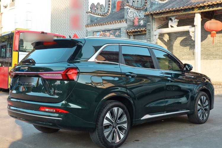 蓝电E5 PLUS 2025款 165km 长续航旅行定制版 7座车身外观6015