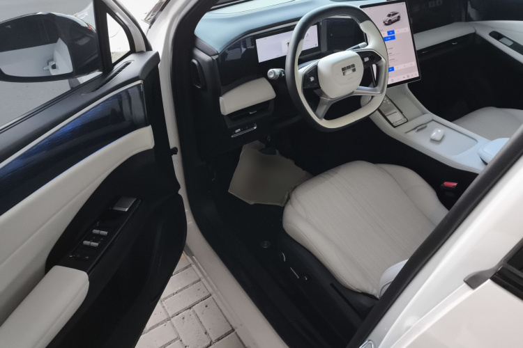 吉利银河 银河L7 2023款 1.5T 115km 星舰中控内饰20