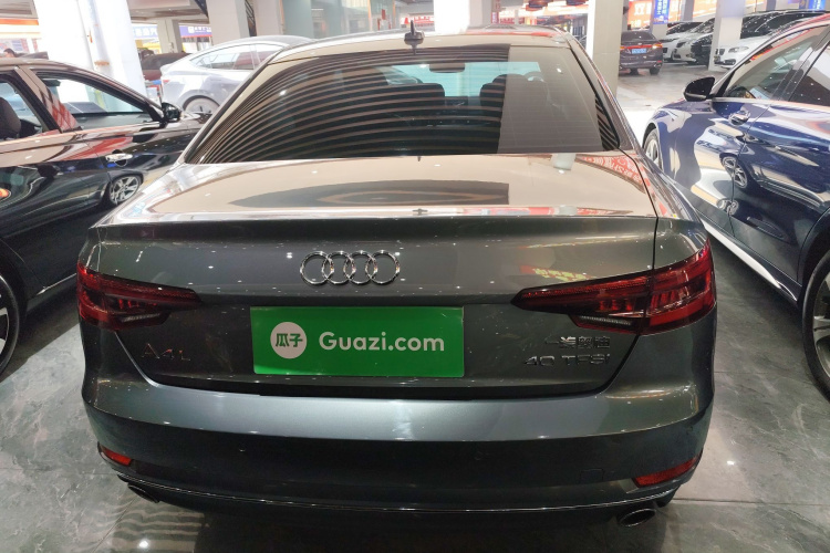 奥迪A4L 2018款 30周年年型 40 TFSI 进取型车身外观6