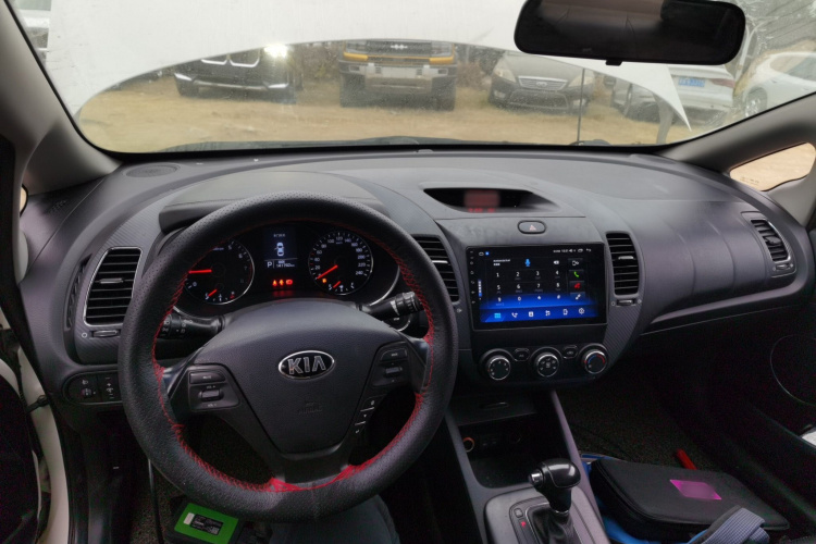 起亚K3 2015款 1.6L 自动GLS中控内饰12