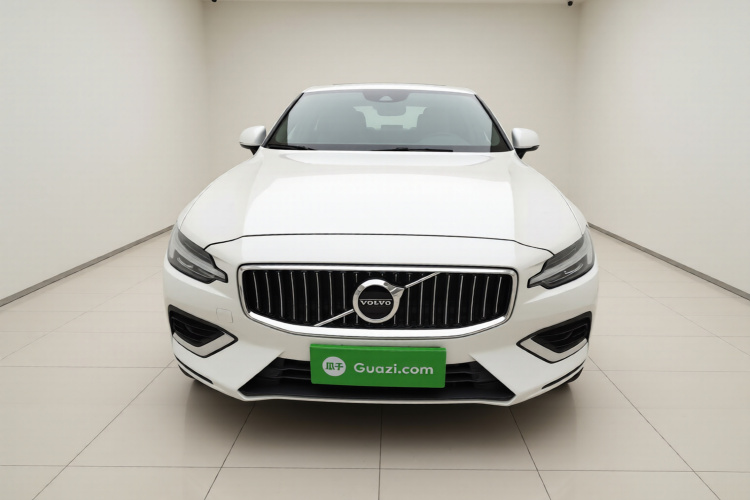 沃尔沃S60 2021款 T4 智远豪华版车身外观2