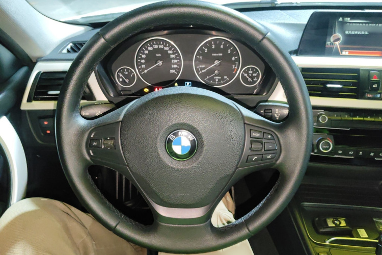 宝马3系 2016款 320Li 时尚型局部细节13