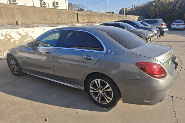 奔驰C级 2015款 改款 C 200 L 运动型车身外观4