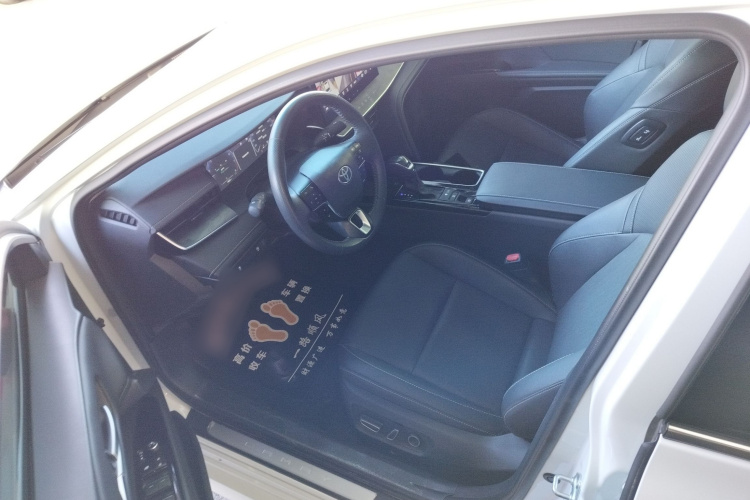 丰田 凯美瑞 2024款 2.0G 尊贵版中控内饰20