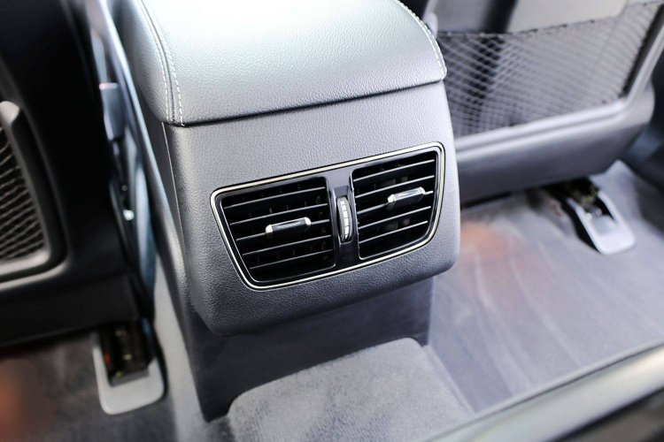 红旗H7 2021款 2.0T 旗舰版局部细节9004