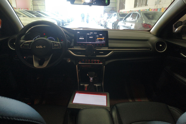 起亚K3 2021款 改款 1.5L CVT时尚版中控内饰12