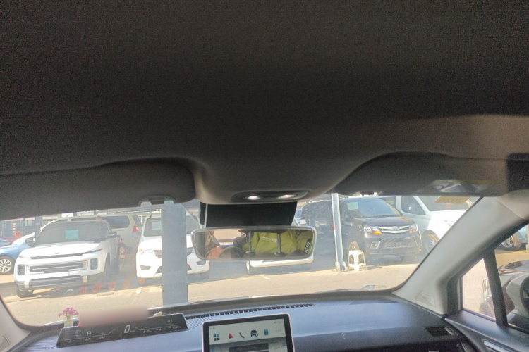 哪吒汽车 哪吒V 2021款 Co-sport 魔力版中控内饰22