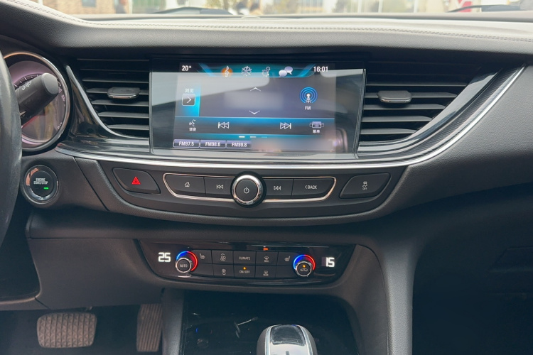 别克 君威 2017款 20T 精英型中控内饰7005