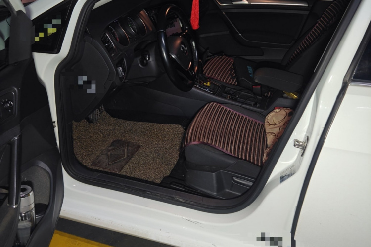 大众 高尔夫 2015款 1.6L 自动舒适型中控内饰20