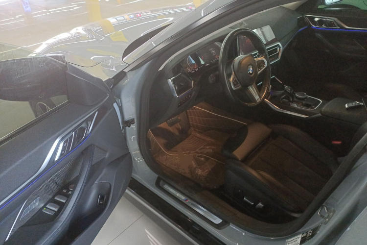 宝马4系 2022款 425i Gran Coupe M运动套装中控内饰20