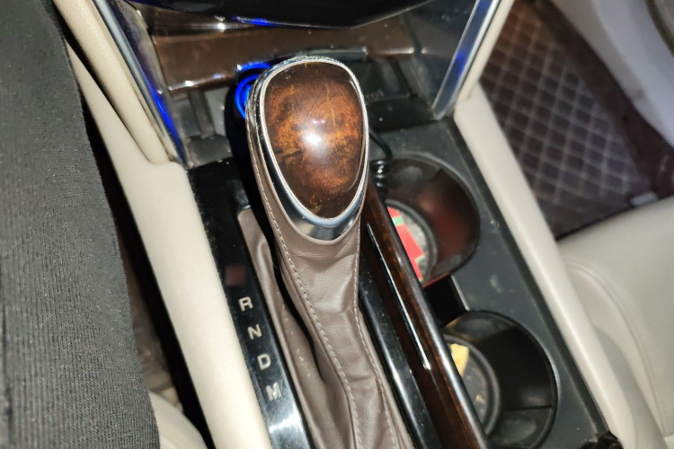 凯迪拉克XTS 2013款 28T 科技型局部细节18