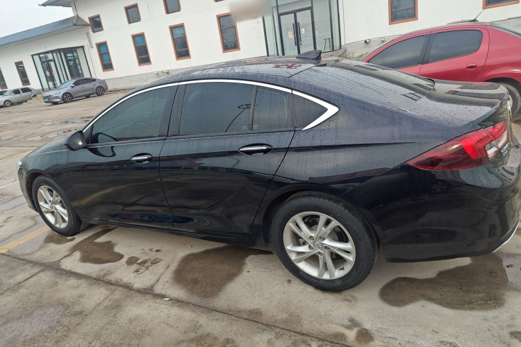 别克 君威 2020款 552T 豪华型车身外观4