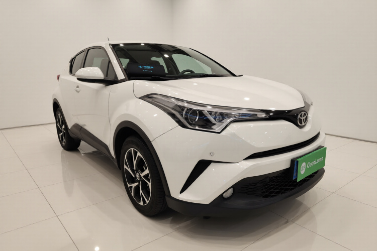 丰田C-HR 2018款 2.0L 领先天窗版 国V车身外观3