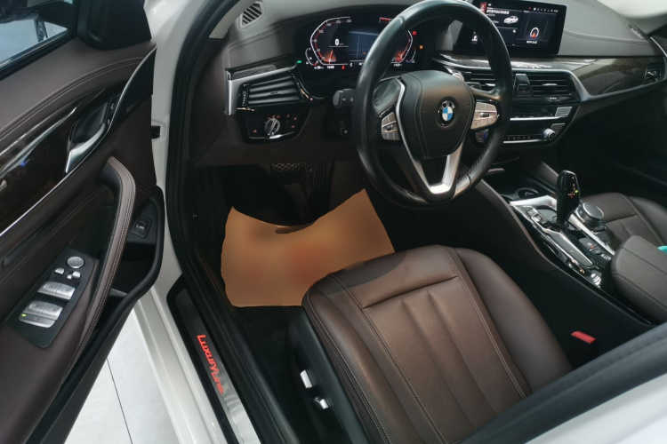 宝马5系 2020款 525Li 豪华套装中控内饰20