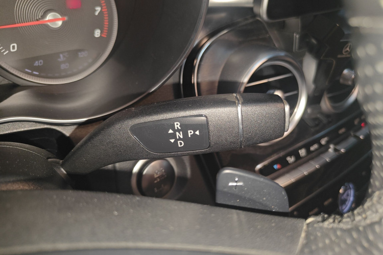 奔驰C级(进口) 2015款 C 200 旅行轿车局部细节18