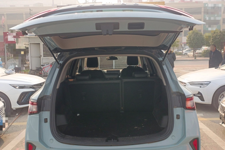 五菱汽车 五菱星辰 2021款 1.5T CVT星辉版机舱底盘23